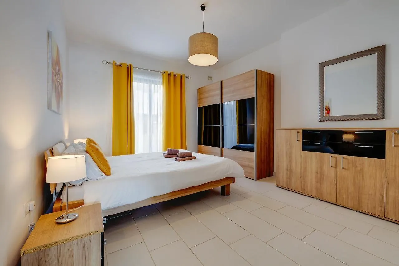 Marvellous Apartment With Valletta And Harbour Views 斯利马