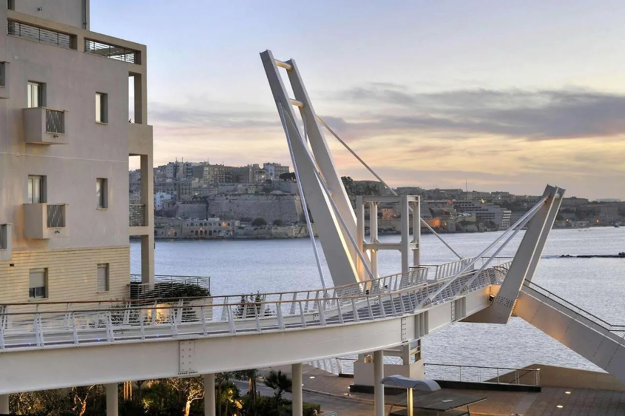 Marvellous Apartment With Valletta And Harbour Views 斯利马