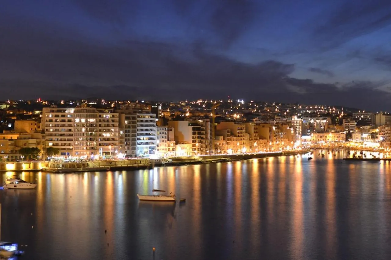 Marvellous Apartment With Valletta And Harbour Views 斯利马 马耳他