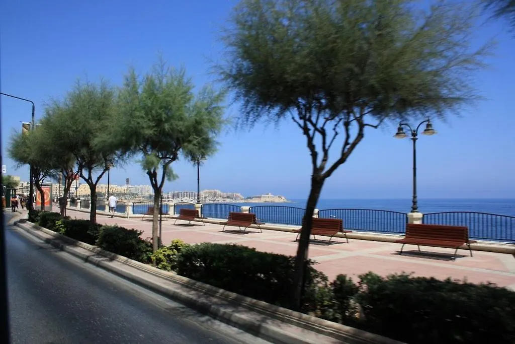 Marvellous Apartment With Valletta And Harbour Views 斯利马