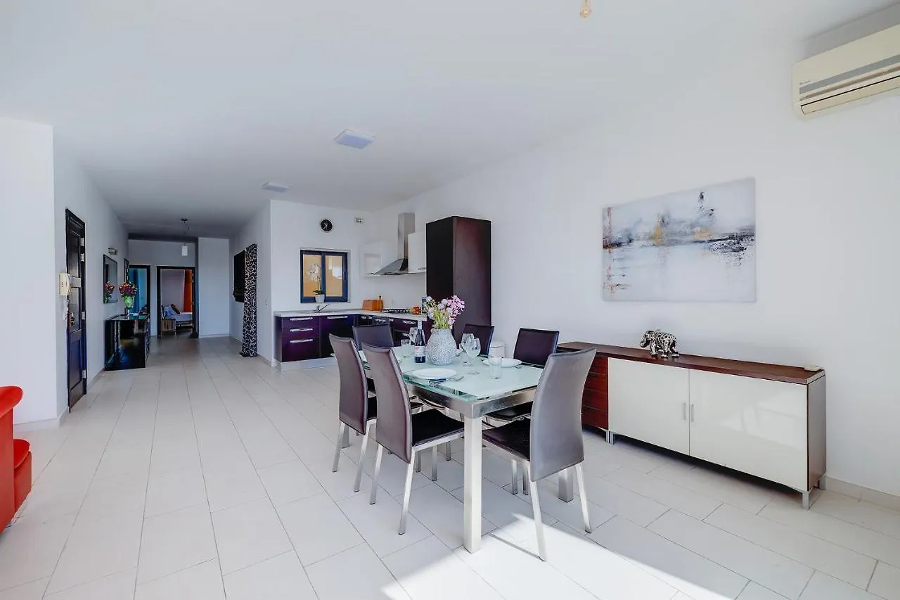 Marvellous Apartment With Valletta And Harbour Views Sliema