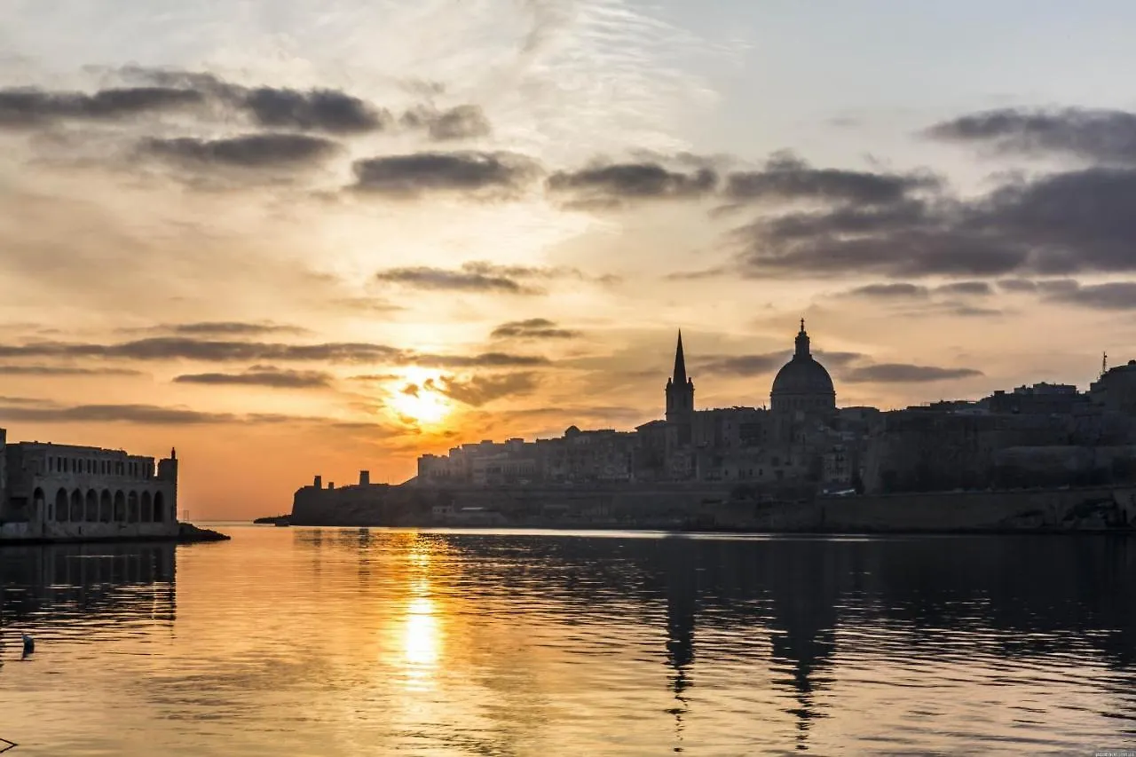 Marvellous Apartment With Valletta And Harbour Views Sliema 0*,