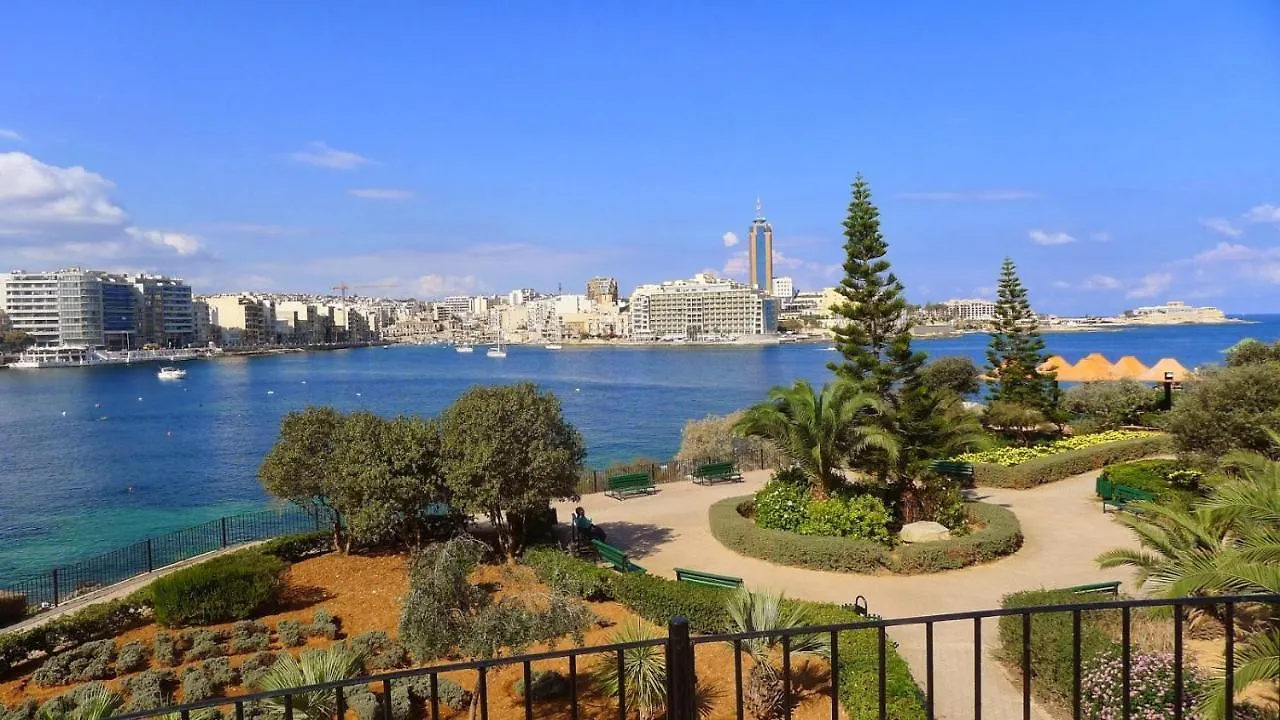 Marvellous Apartment With Valletta And Harbour Views Sliema